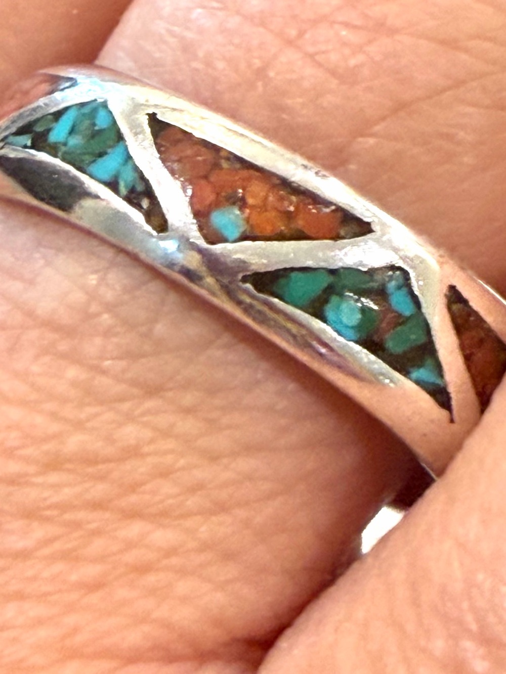 Vintage Native American Style Sterling Silver Turquoise & Coral Chip Inlay Ring